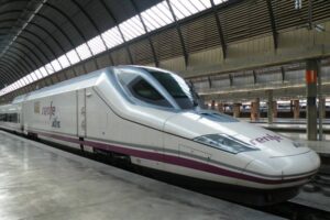 Renfe pone en servicio trenes AVE Madrid-Valencia, para pasajeros de MSC Cruceros.